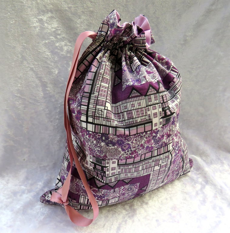 Liberty Tana Lawn bag, pyjama bag, 32cm, lined, Tudor Belle