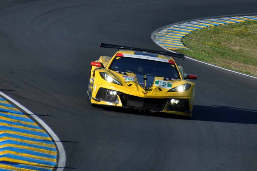 Chevrolet Corvette C8R 24 Hours of Le Mans 2022 18"X12" Print