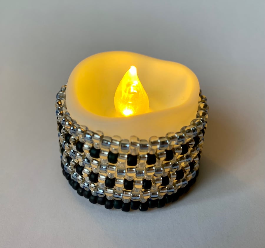 Bead tealight candle wrap