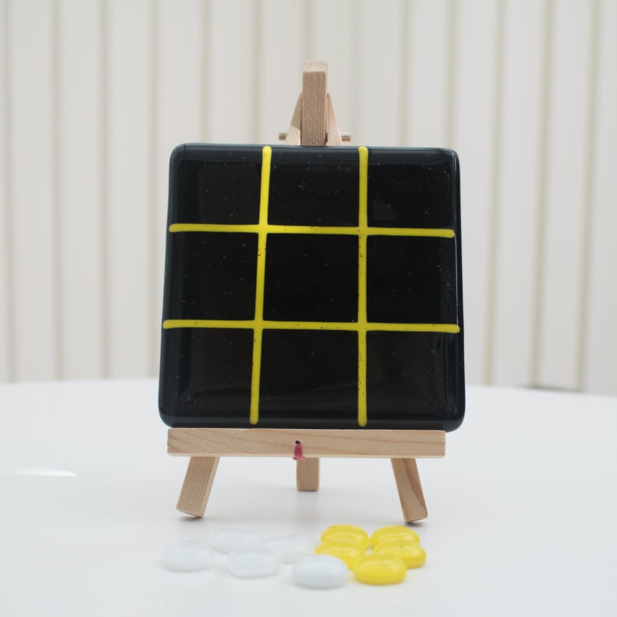 Black & Yellow Tic Tac Toe - OXO Game in Fused Glass 