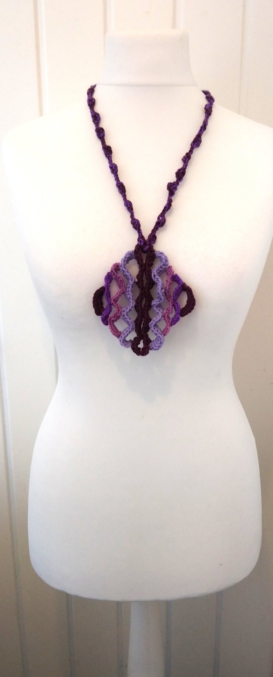 Crochet Wavy Design Necklace 