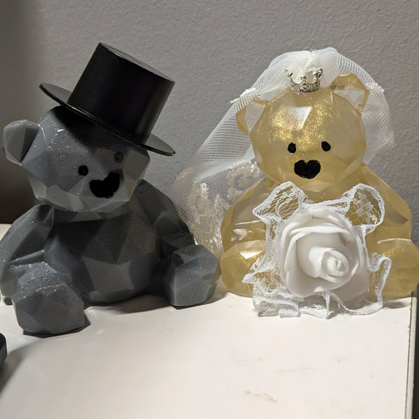 Bride and groom resin bear set