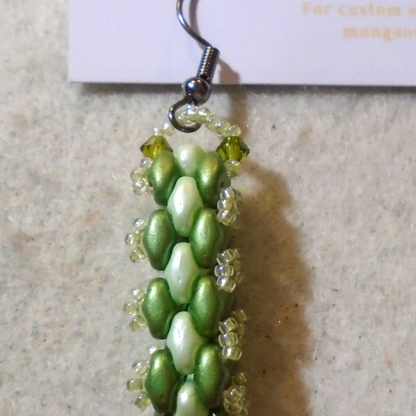 Brickwork-pattern bead earrings (customisable)