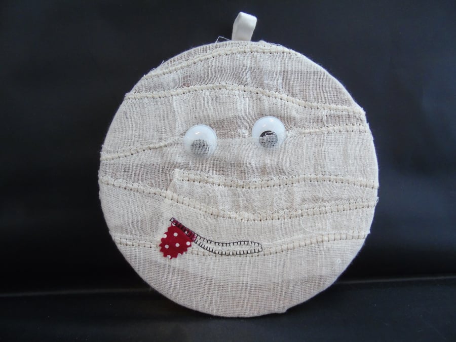 Mummy Pinboard - A Pinboard Fit for a Pharaoh!