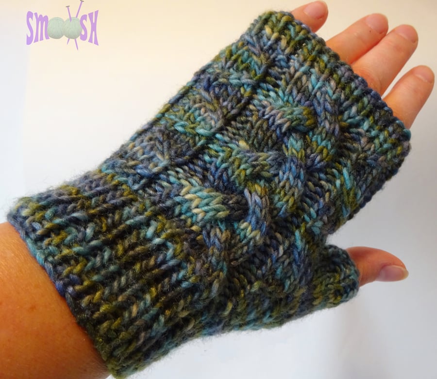 Fingerless Mitts: Seagrass