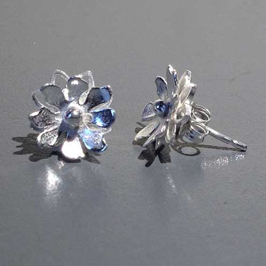Little silver flower stud earrings