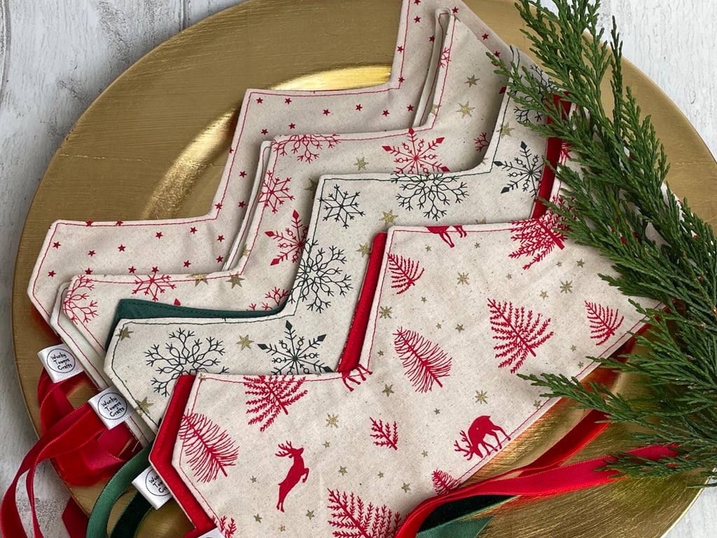 Set of 4 Skandi-style Christmas party crowns with velvet ribbons