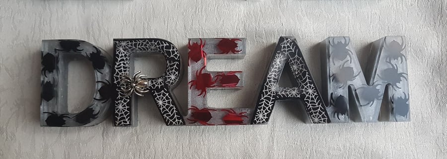 Spooky Spider DREAM Sign - Shelf-sitter - Ornament - Home ware.