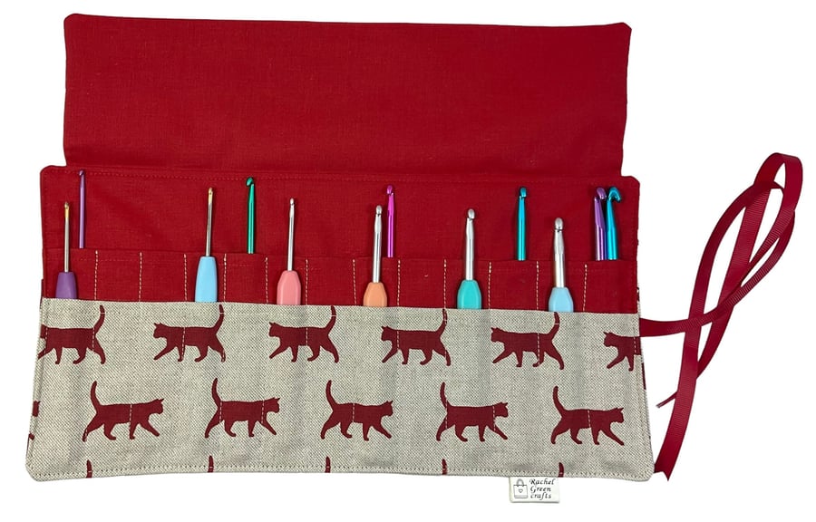 Crochet hook case with cats, Ergonomic hook organiser, roll up short Dpn case, c
