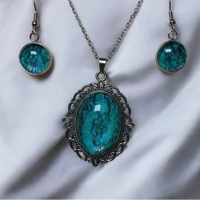 Vintage style teal necklace and earrings, handmade felt under glass cabochon