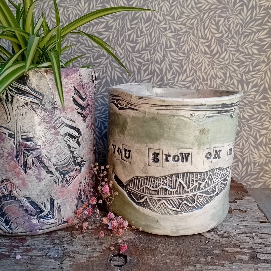 Rustic house plant pot- leaf & free gift