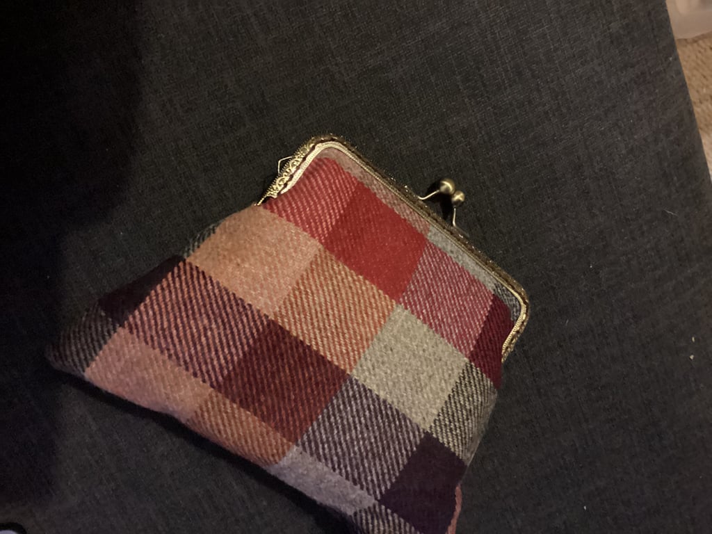 Vintage look - Purple chequered wool clasp purse.