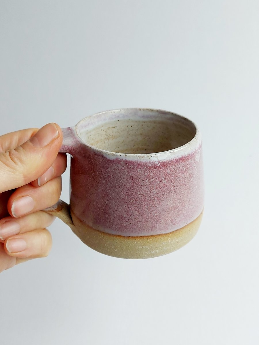 Medium mug in Hathersage Heather Pink glaze