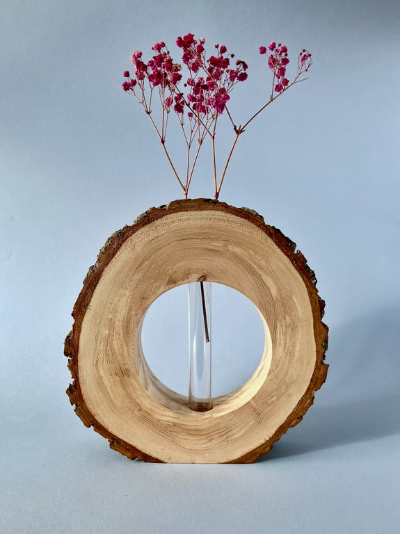 Beautiful, live edge ash vase – for fresh or dried flowers.