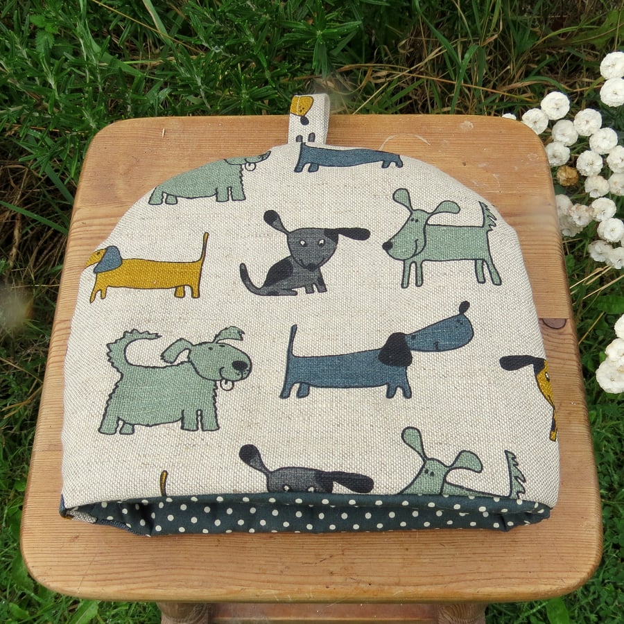 A whimsical tea cosy to fit a small one cup teapot.