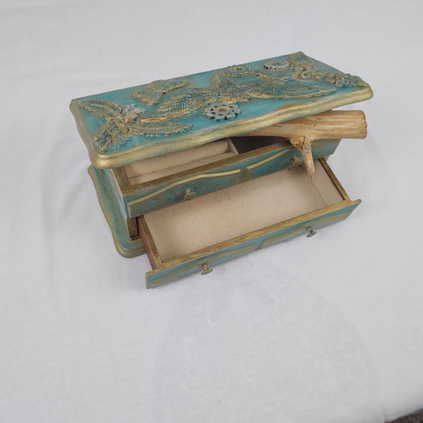 Jewellery box 