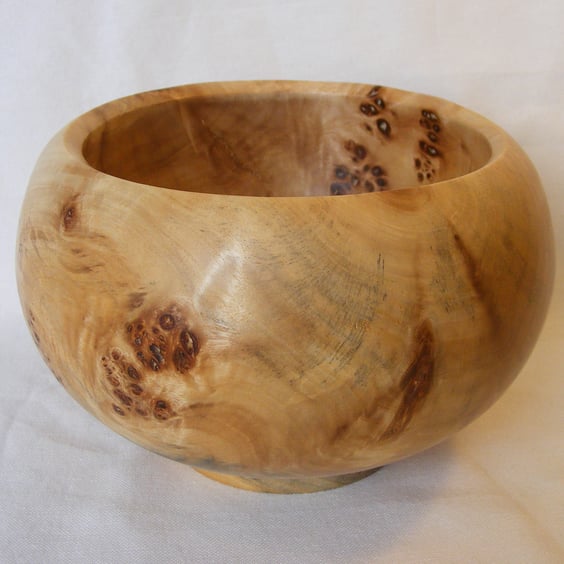 Poplar burr bowl centre piece