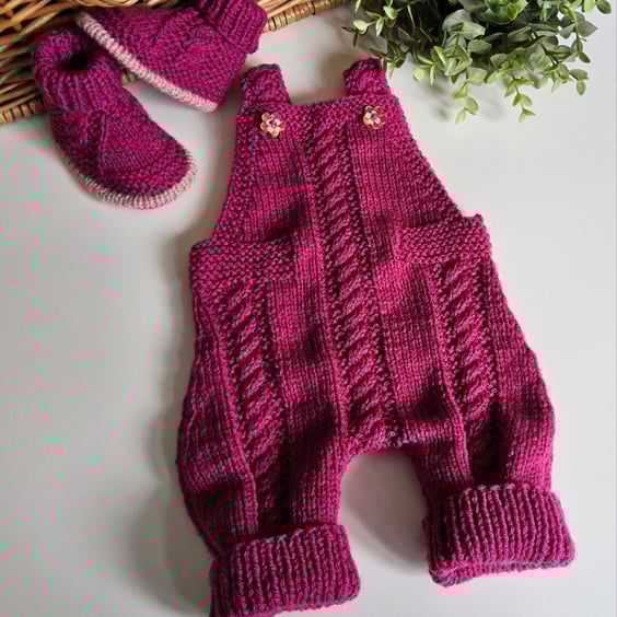 Baby Girl's Knitted Cable Rompers & Booties Set 0-6 months size
