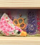 Mini shadow box frame 'Chelsea chick' - Image 2