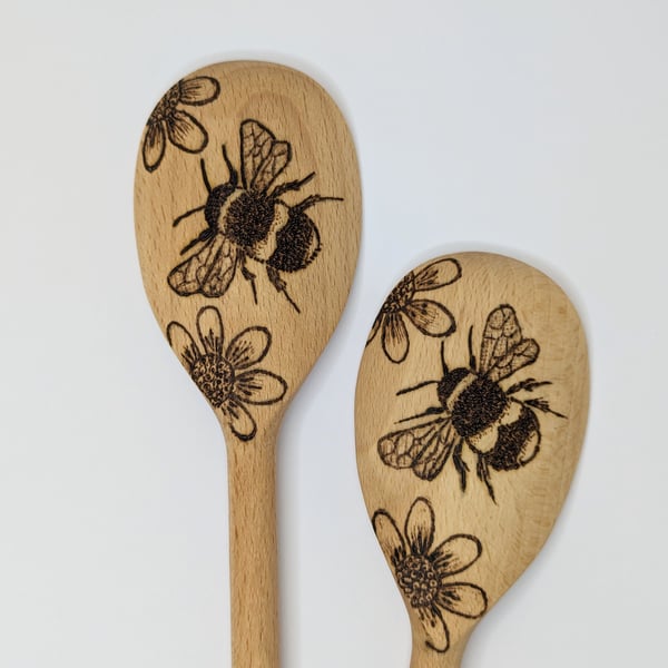 Decorated wooden spoon - bee pyrography, kitchen or baking gift