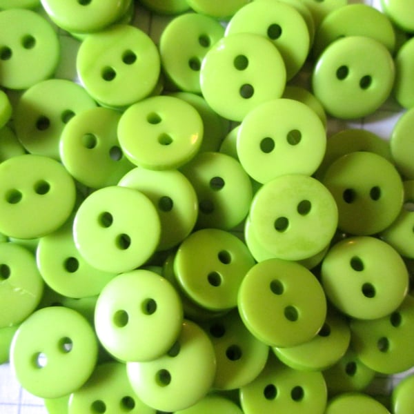 100 Green 9mm  Acrylic Buttons  2 holes