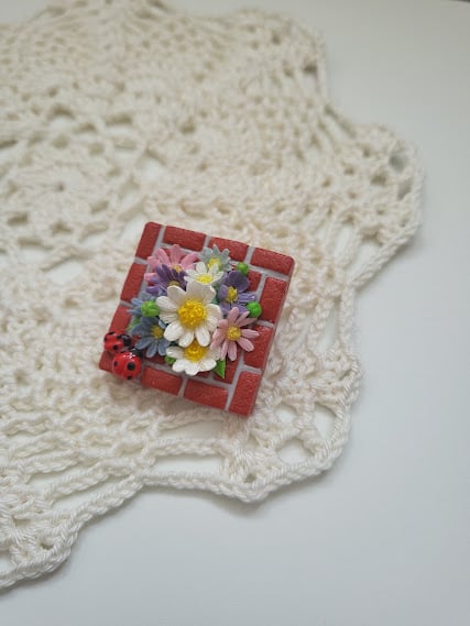 Handmade Daisy Polymer Clay Brooch - Garden Daisy Delight Pin