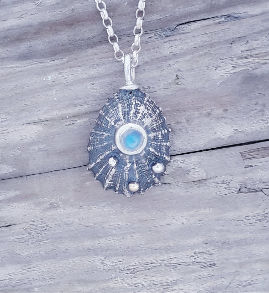 Silver Limpet with Moonstone and tiny 9ct detail