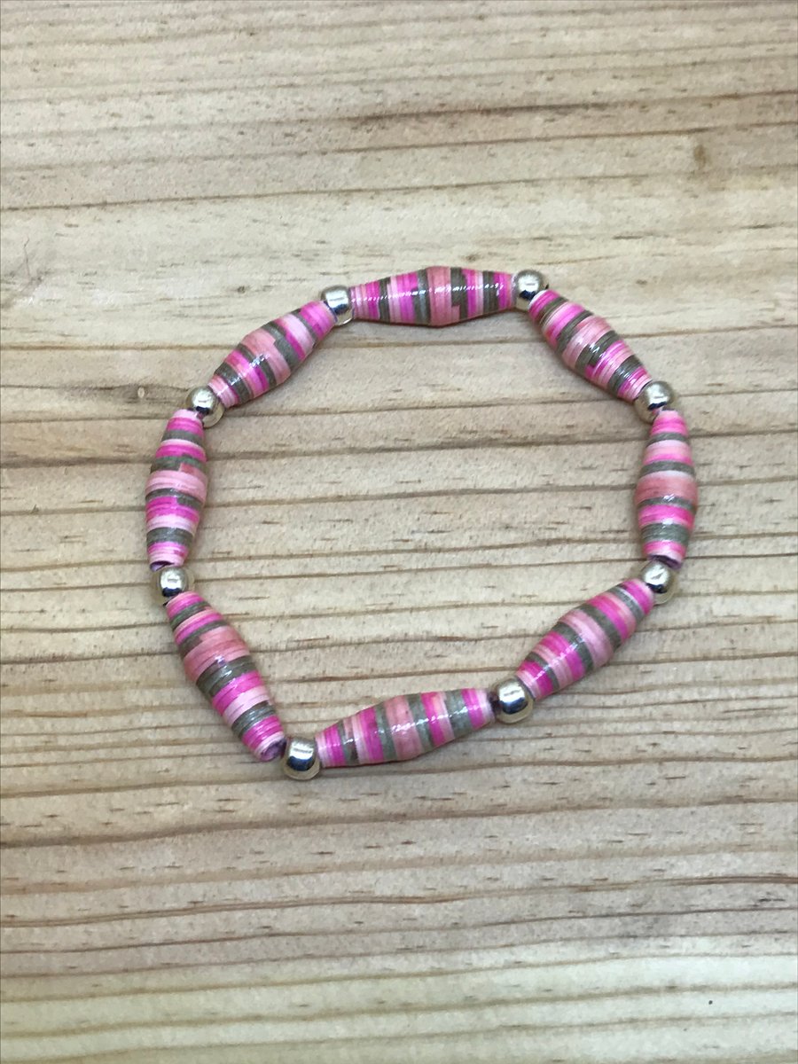Paper Bead Bracelet. (198)