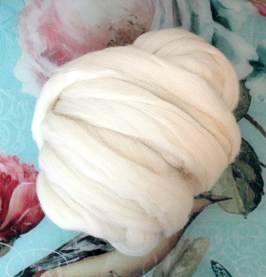 Cheviot English Wool Tops 100g White Natural Undyed for felting spinning