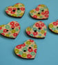 Wooden Heart Buttons Floral Retro Daisy Green Red Blue 6pk 25x22mm (H15) - Image 1