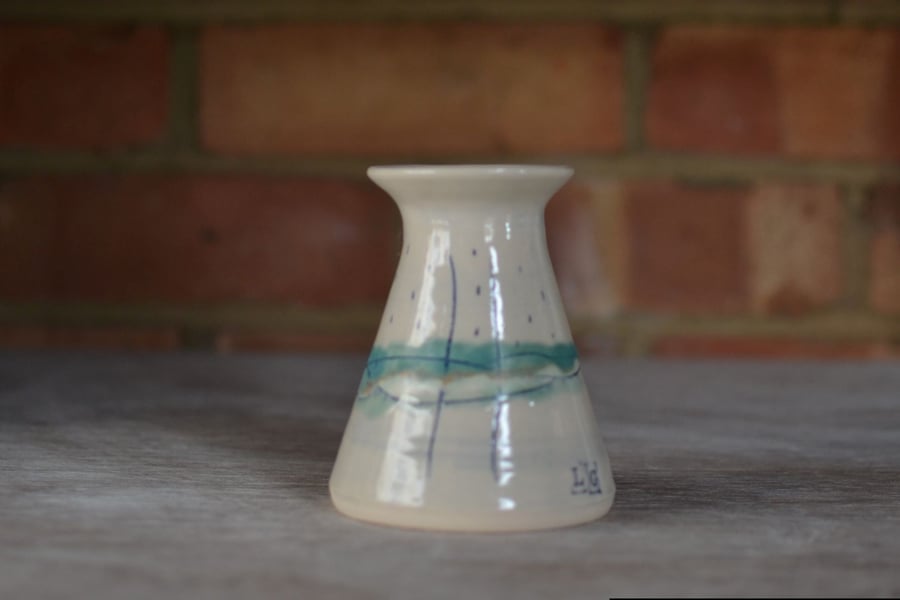 Super Second - Seascape flared flower vase (20b)