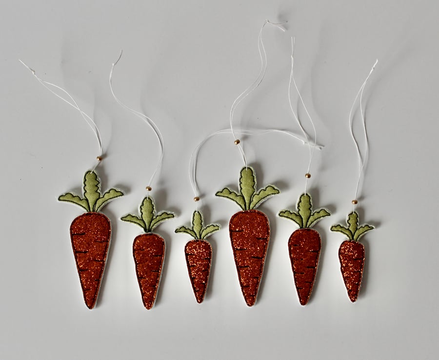 'Carrot Hanging Decorations One' - Pack of Six