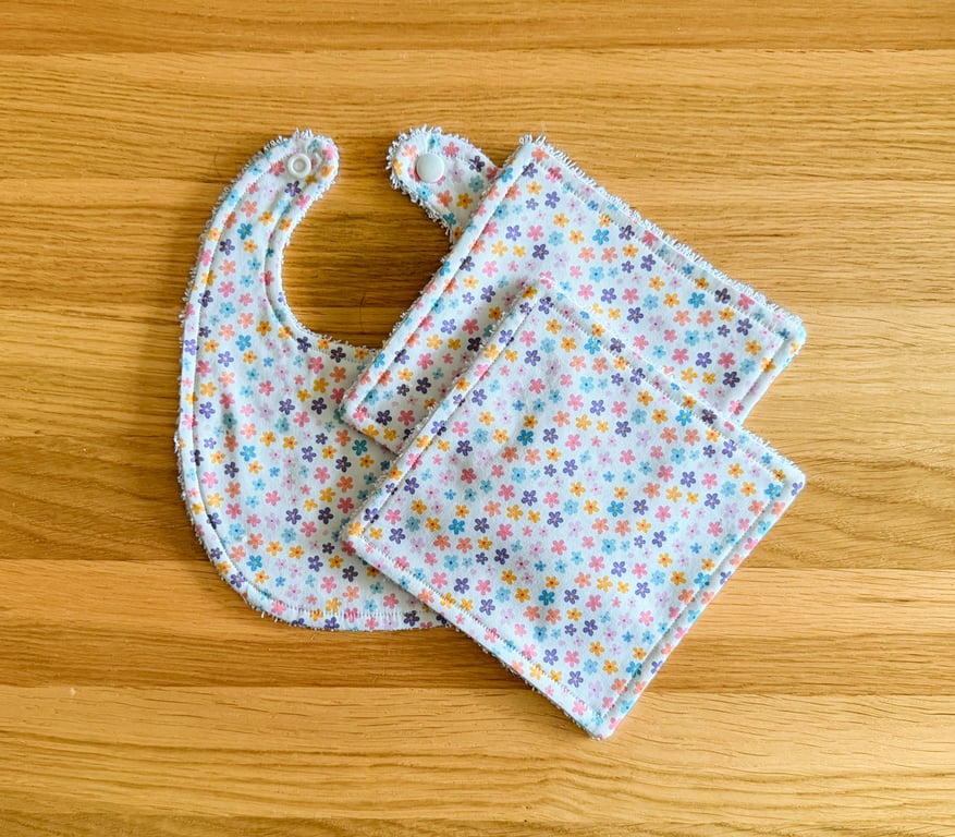 Newborn Baby Boxed Gift Set-Bib & Matching Baby Wipes Bib-Coloured Flowers-BGS24