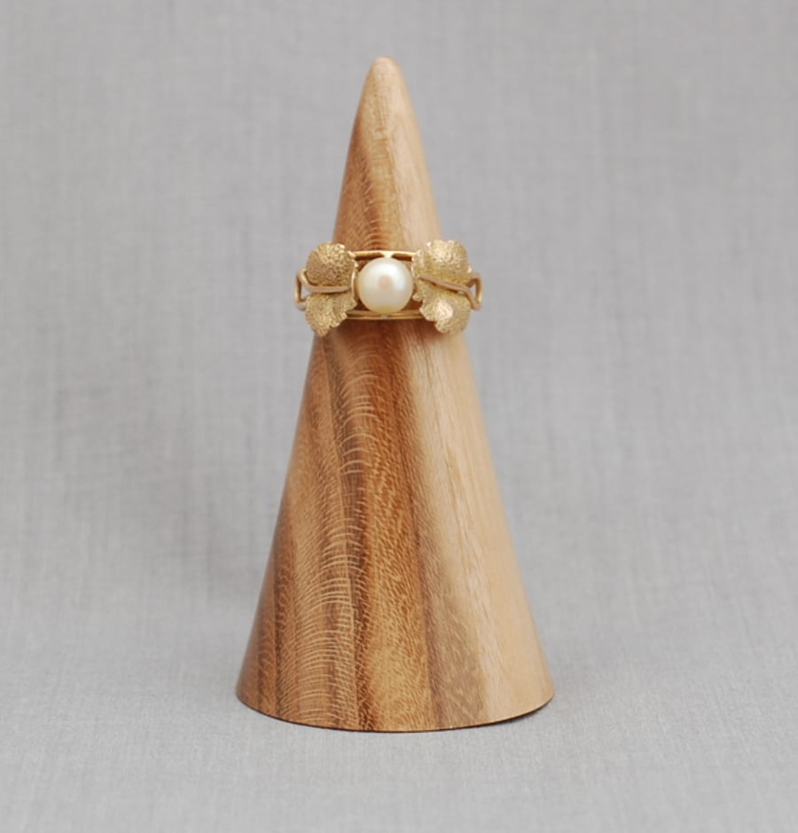 Laburnum Ring Cone