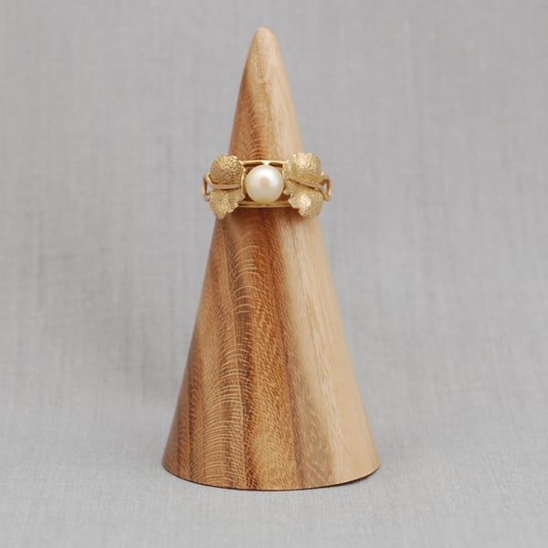 Laburnum Ring Cone