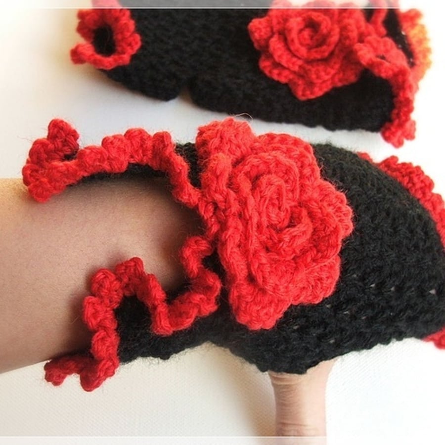 Crochet Mittens With A Rose