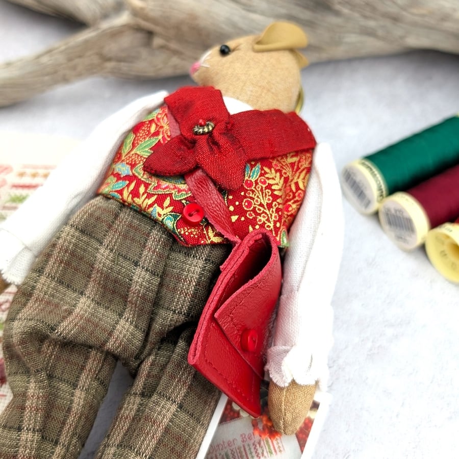 Cranberry, A Gentleman Christmas Mouse