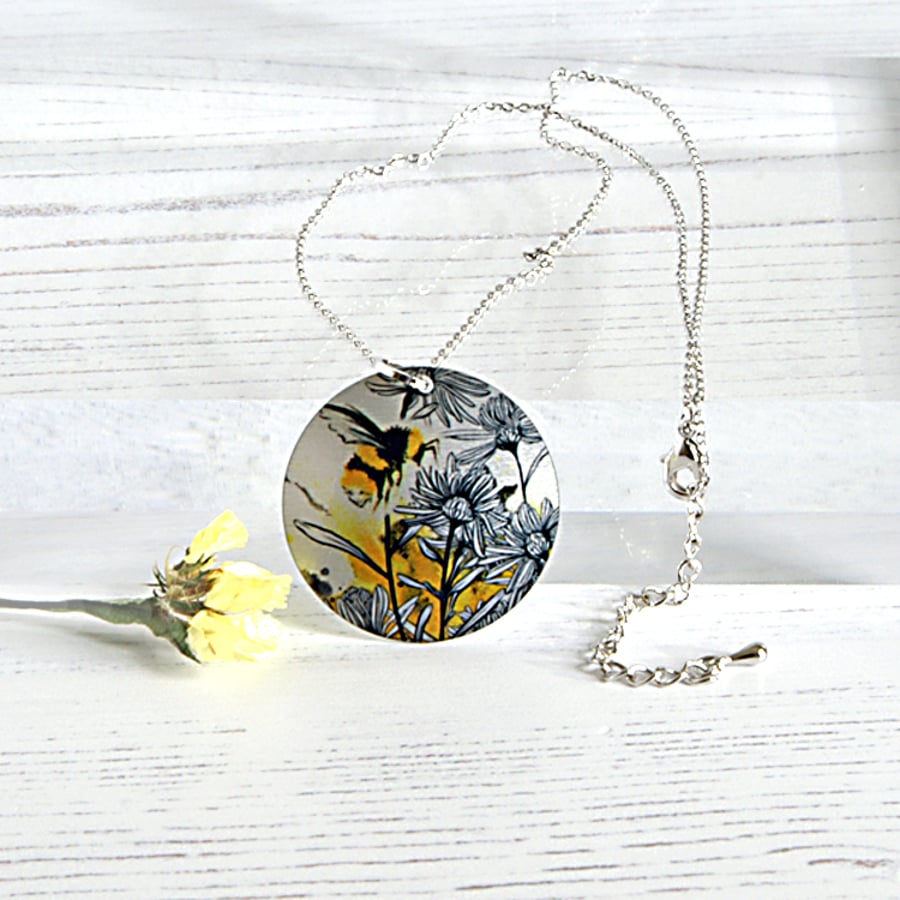 Bee necklace, 32mm disc pendant on a fine chain. Handmade jewellery. (533)