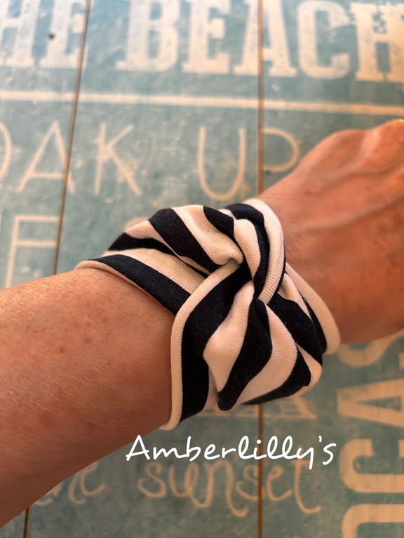Cuff bracelet in a nautical design blue and white