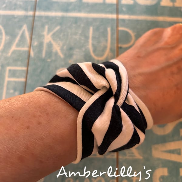 Cuff bracelet in a nautical design blue and white