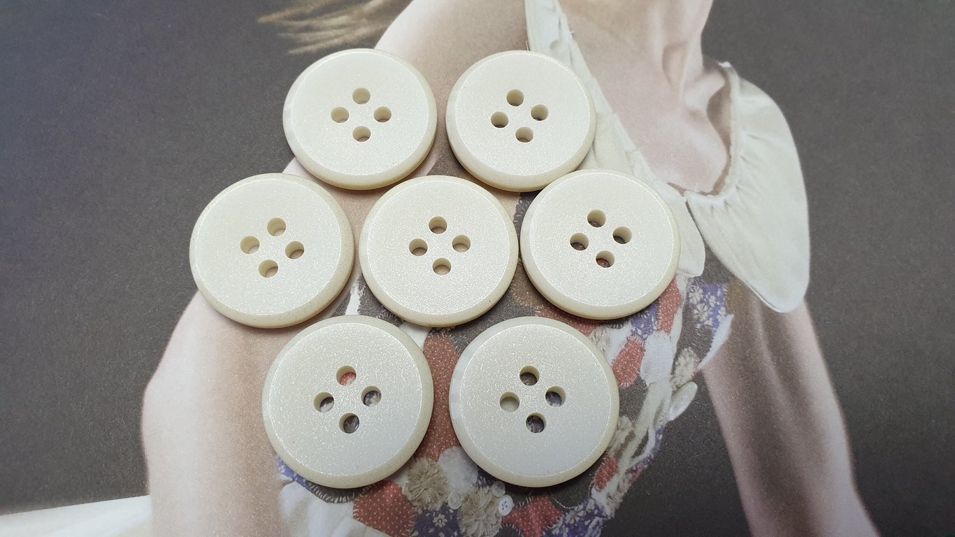 1" 25mm 40L IVORY SHEEN BUTTONS Matt Shiny mix