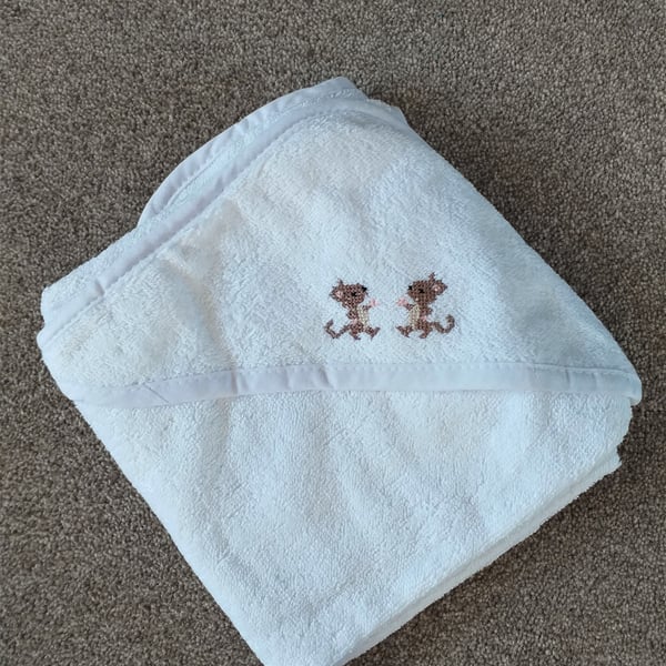 Mouse baby hooded towel