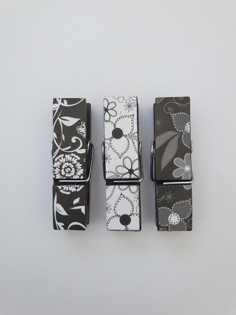 Flower fridge magnets, monochrome magnetic pegs set of 3 