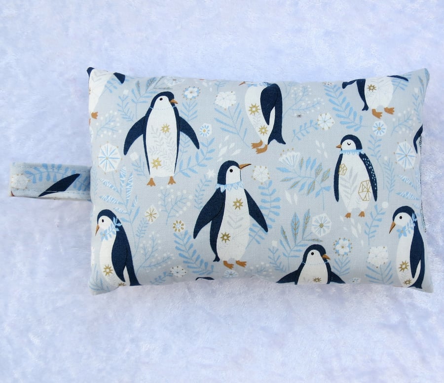 Mouse wrist rest, wrist support, made from cotton, penguins