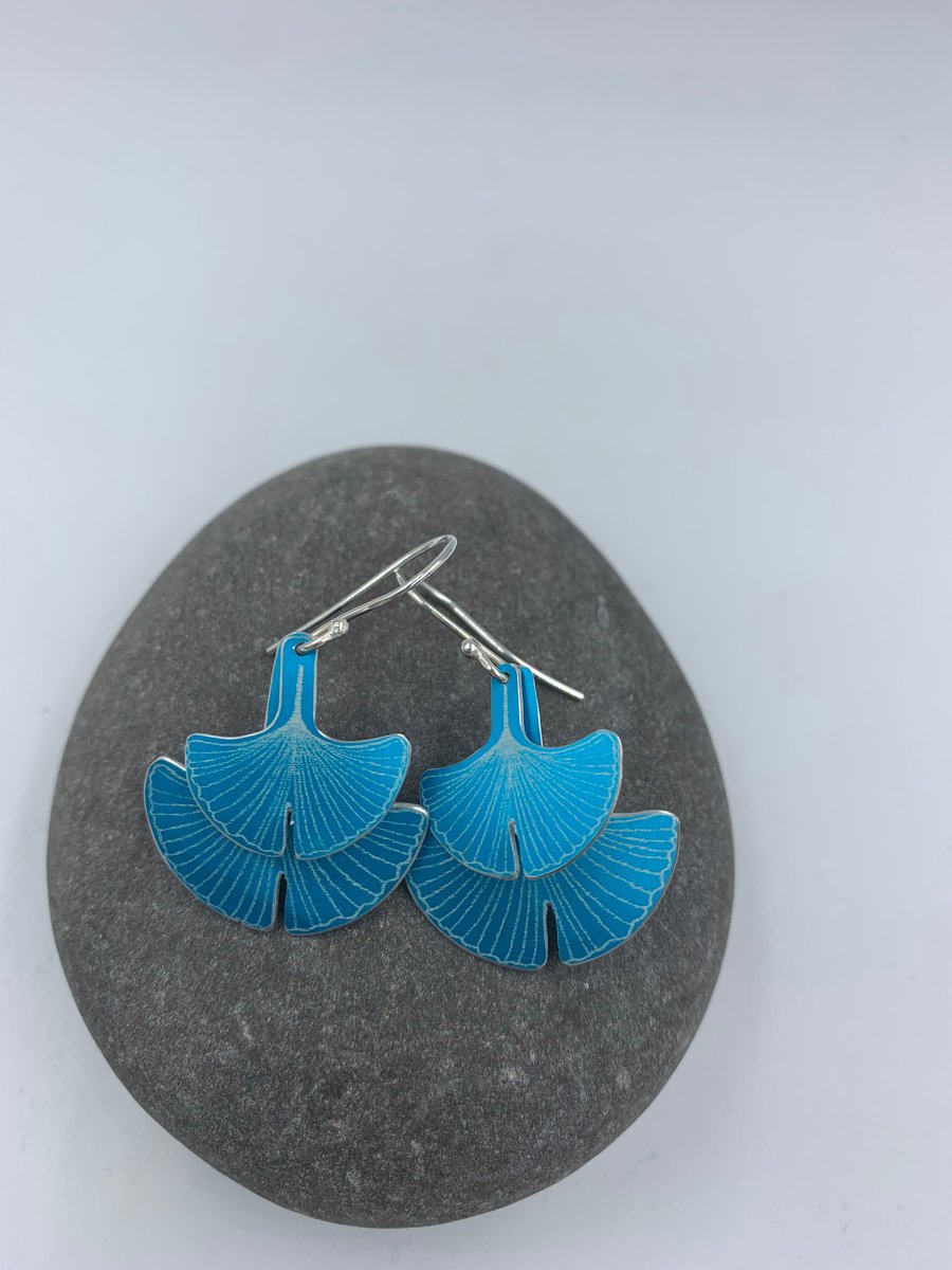 Double ginkgo aluminium earrings in turquoise 