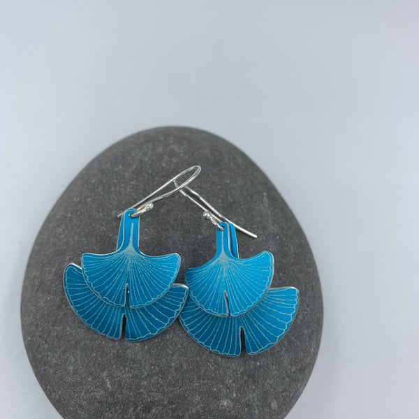 Double ginkgo aluminium earrings in turquoise 