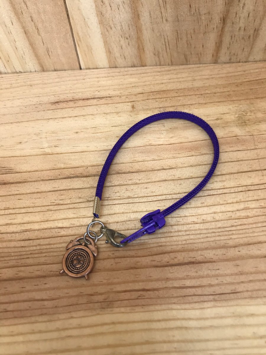 Children's Purple Zip Bracelet. (121)