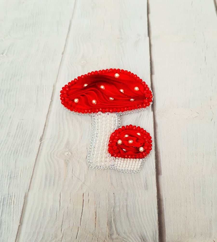 Hand Embroidered Beaded Mushroom Brooch, Shibori Ribbon Toadstool Jewellery, Cot
