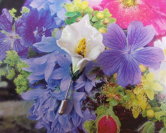 WHITE CALLA LILY- ARUM LILY PIN Wedding Lapel Flower Brooch HANDMADE HANDPAINTED