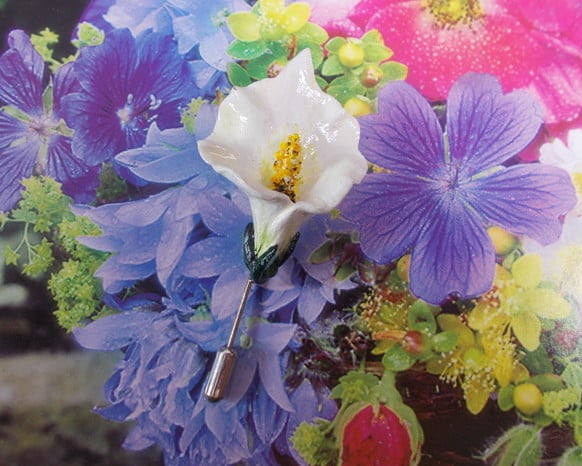 WHITE CALLA LILY- ARUM LILY PIN Wedding Lapel Flower Brooch HANDMADE HANDPAINTED